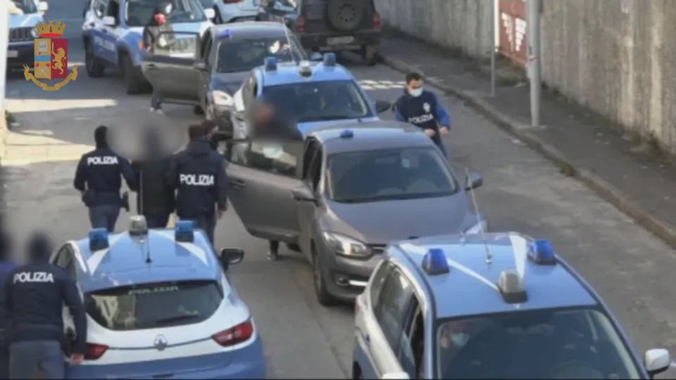 Caporalato, operazione della Polizia nella Piana di Gioia Tauro: nove le misure cautelari (VIDEO)