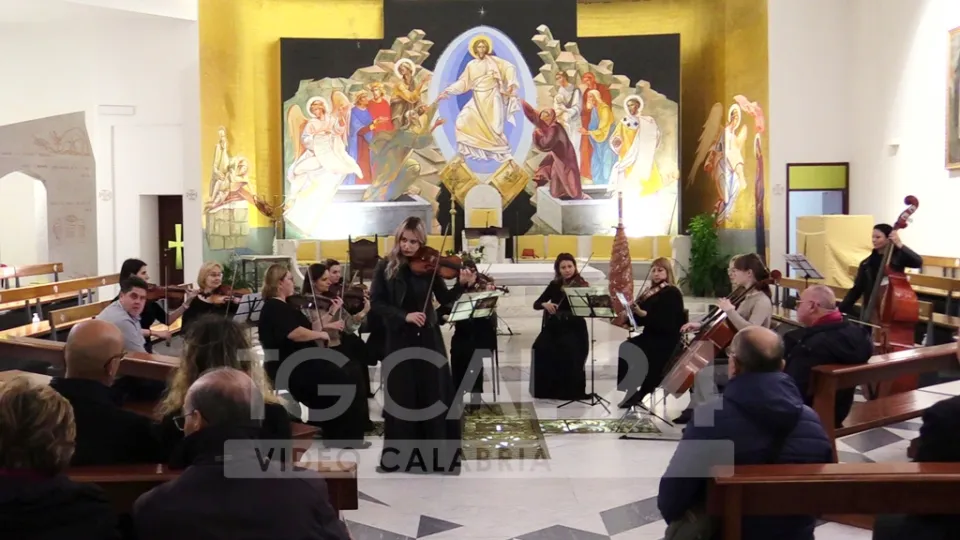 VIDEO | Musica, l'omaggio a Vivaldi della violinista Anna Tifu e la Kharkiv Chamber Orchestra
