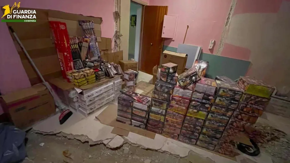 Sequestrata una tonnellata di fuochi d'artificio detenuti illegalmente