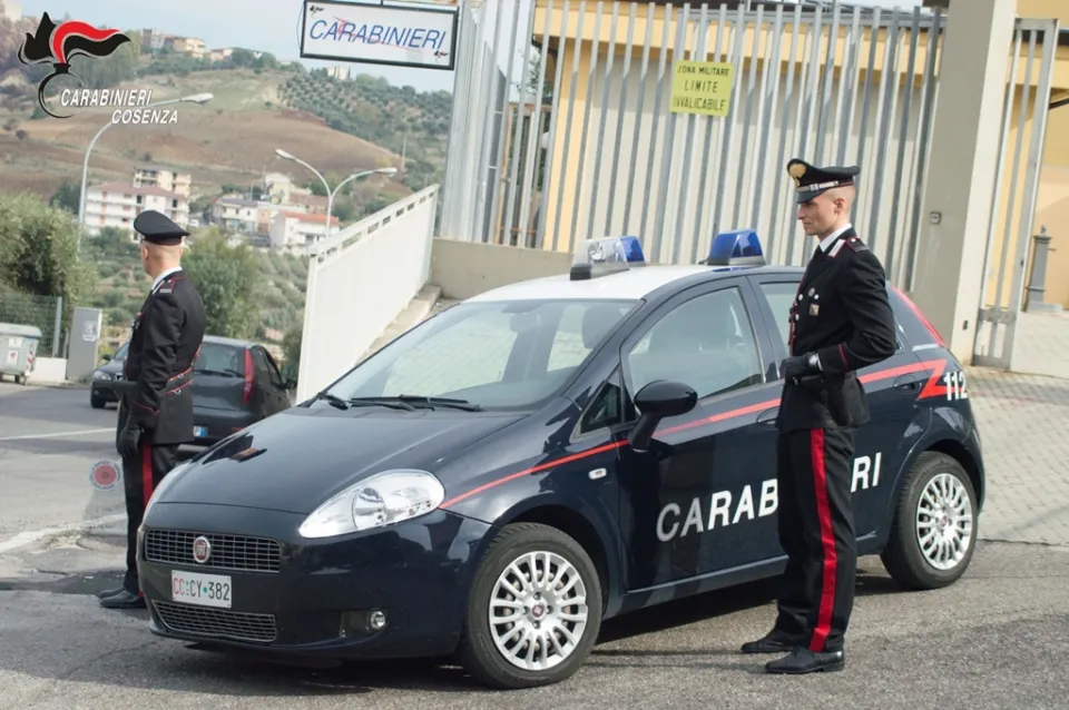 Colpi di pistola contro 51enne già noto alle forze dell'ordine