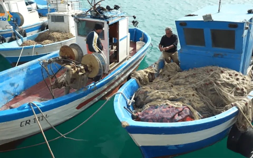 Pesca, mancati guadagni e costi alle stelle per guerra in Ucraina: stanziati 4 milioni per le marinerie calabresi