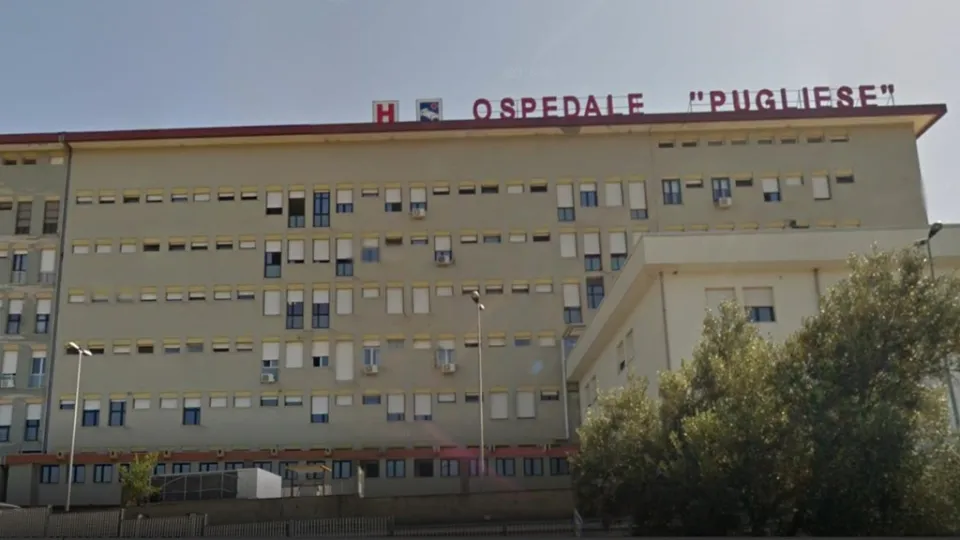 Furbetti del cartellino: condannato a 2 anni ex impiegato assenteista dell'AO "Pugliese-Ciaccio"