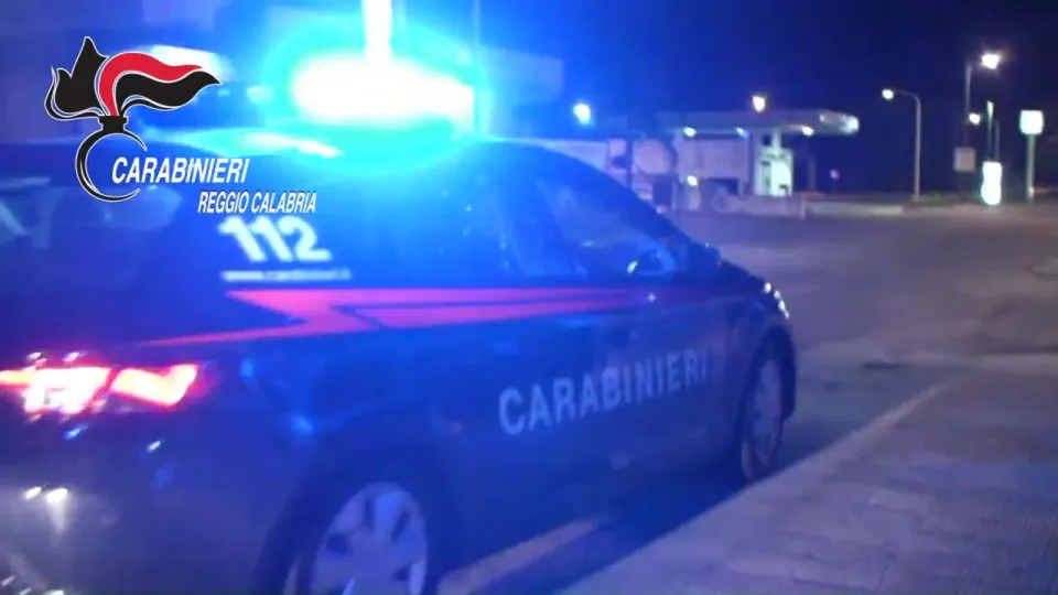 Violenze sui più fragili riprese e messe in rete: 5 indagati a Melicucco