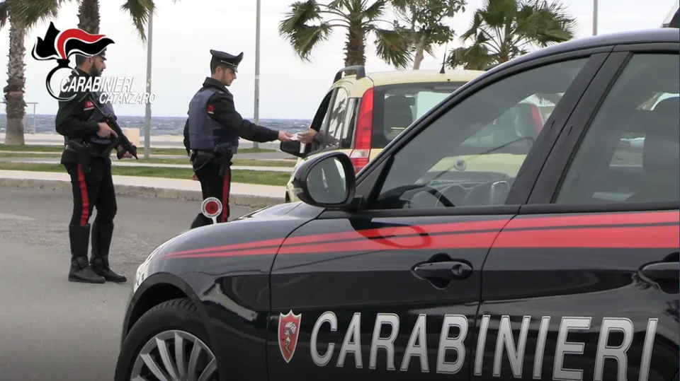 Catanzaro: eseguite 11 misure cautelari per associazione finalizzata al traffico di stupefacenti (VIDEO)