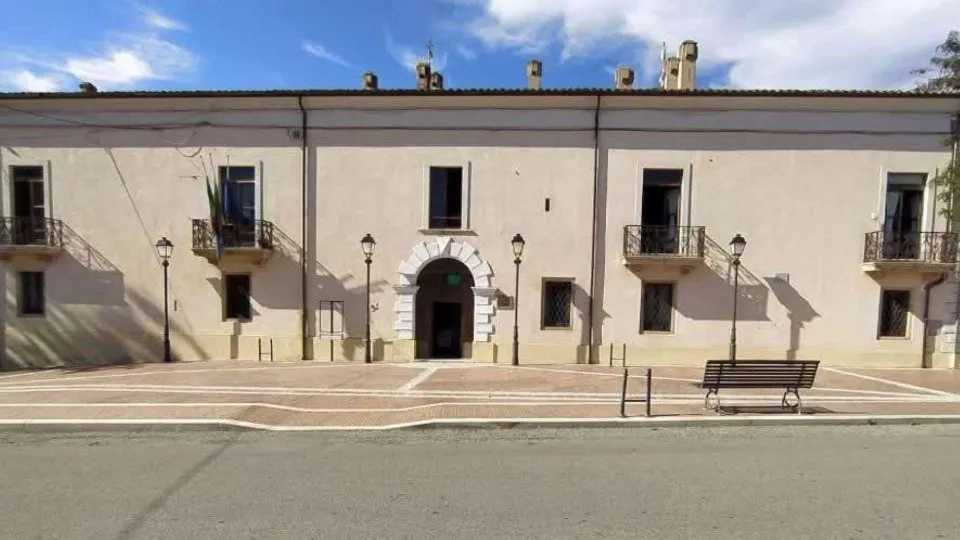 Isola Capo Rizzuto, si dimette funzionario coinvolto in inchiesta "Teorema"