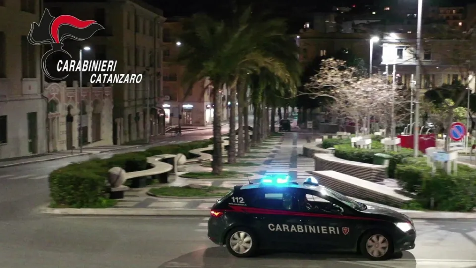 Catanzaro, accoltella il compagno nella notte di Natale: arrestata 44enne dai Carabinieri