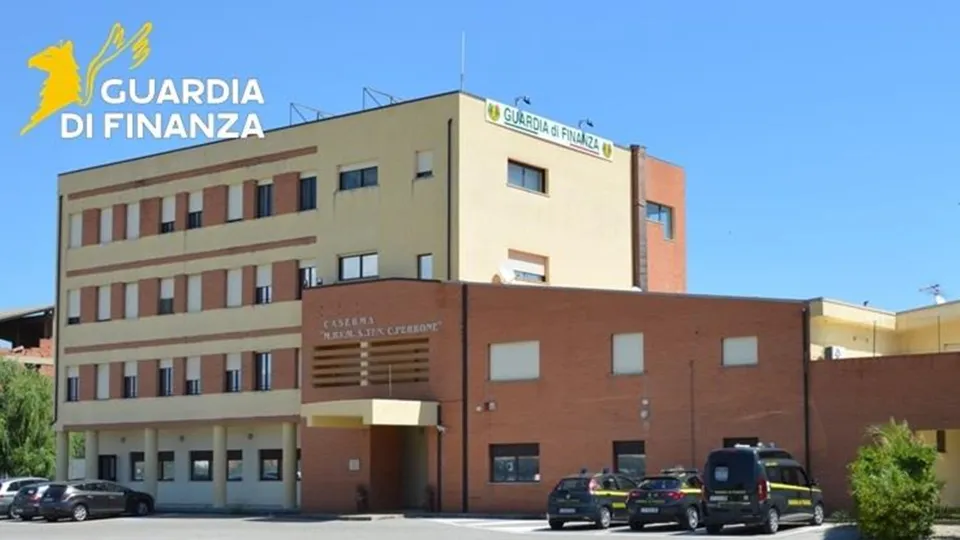 Truffa per ottenere finanziamenti pubblici, sequestrato resort a Villapiana