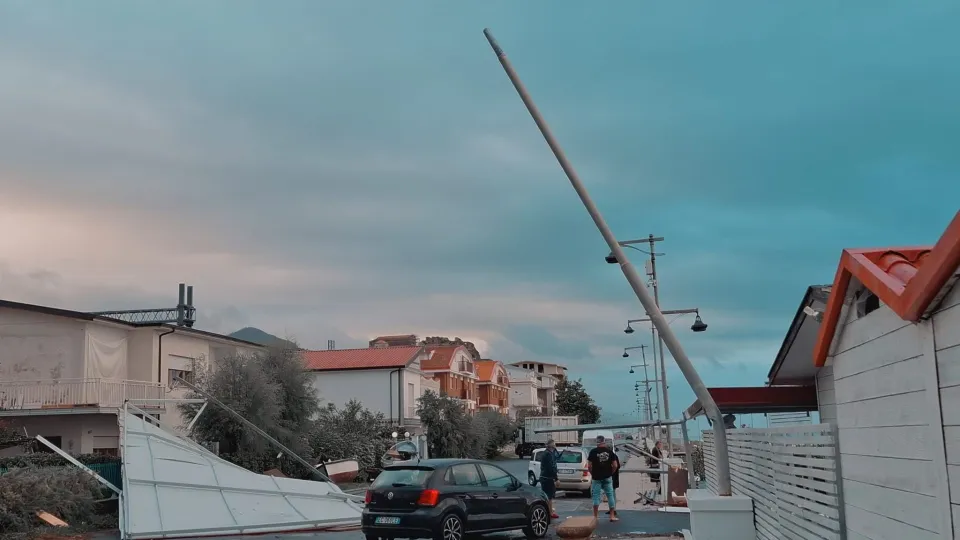 Vento e pioggia sul Tirreno: danni a Paola e San Lucido