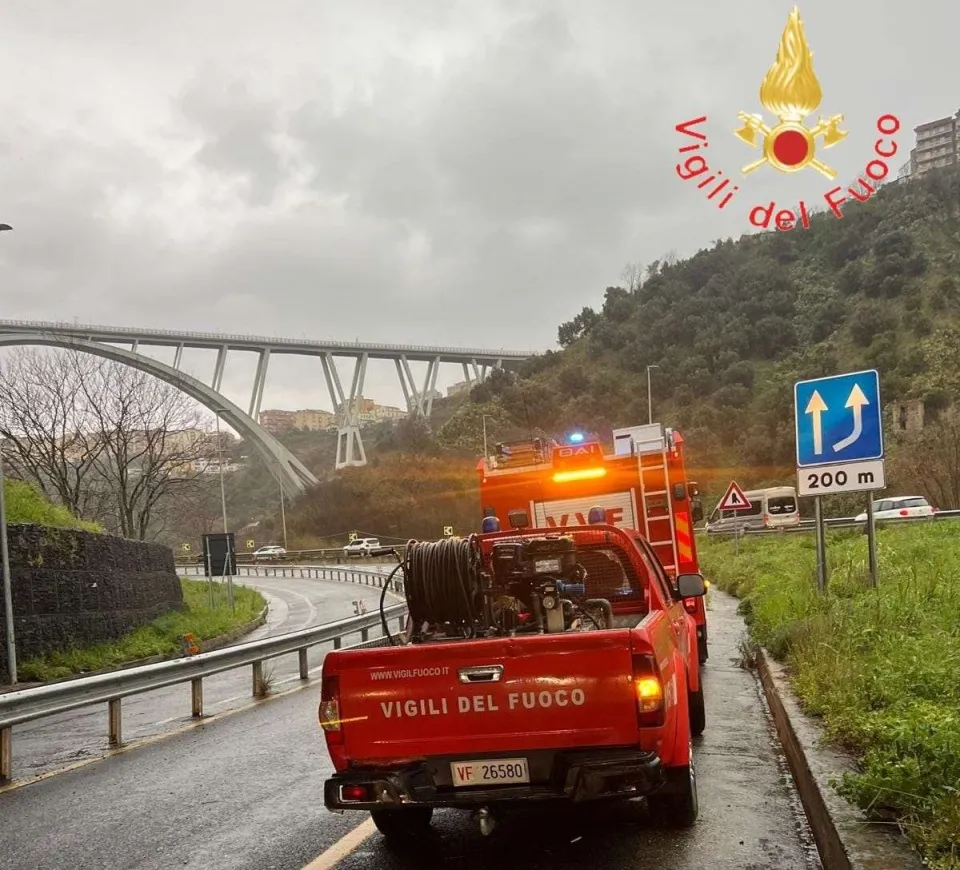 Maltempo, molti interventi dei Vigili del Fuoco tra Cosenza e Catanzaro