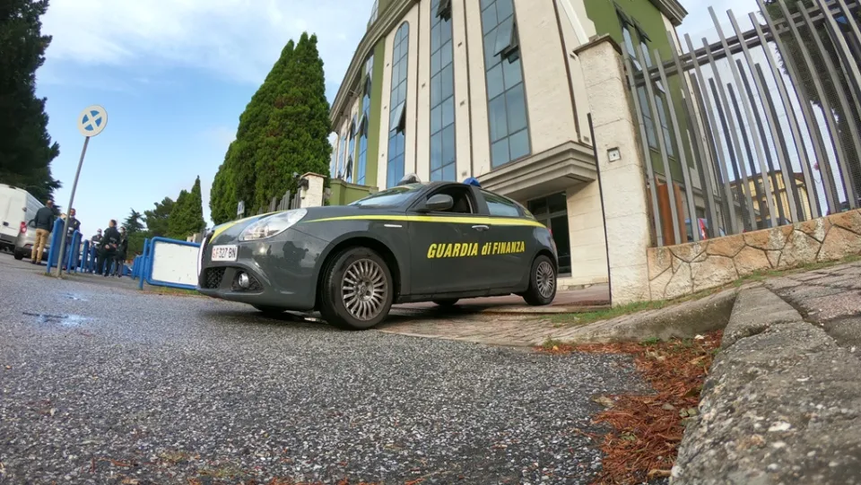 Riciclaggio, usura e ricettazione: sequestrati 900mila euro dai finanzieri di Vibo Valentia e Trieste