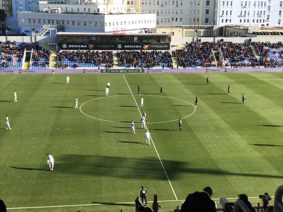 Serie B: il Crotone soffre, ma trova la vittoria contro la Cremonese negli ultimi minuti