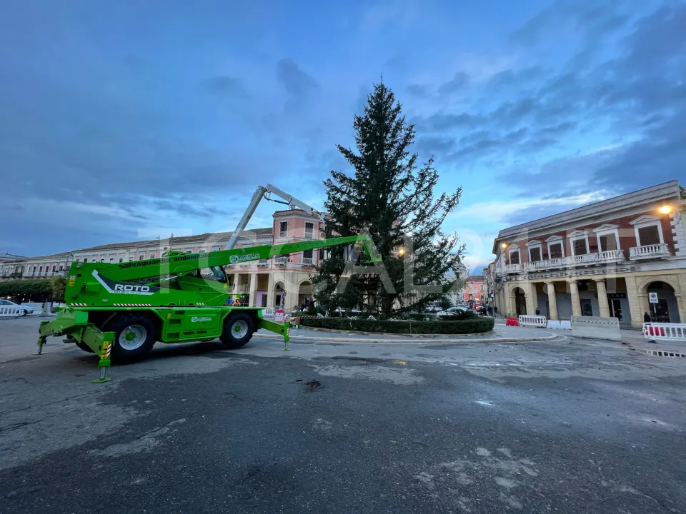 Crotone: martedì l’inaugurazione dell’albero di Natale donato da Fc Crotone, Envi group e Fenimprese