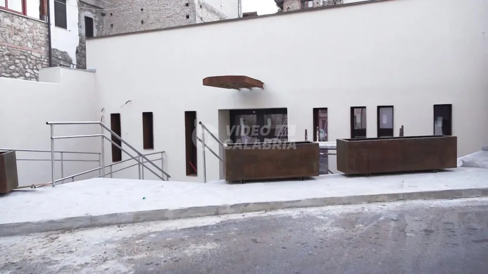Museo dedicato a Steven Tyler: a giudizio sindaco di Cotronei e 13 persone