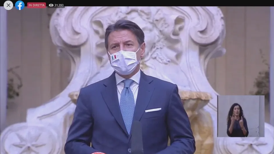 Coronavirus, Conte illustra il nuovo Dpcm: «Evitare che Paese piombi in lockdown generalizzato» (VIDEO)
