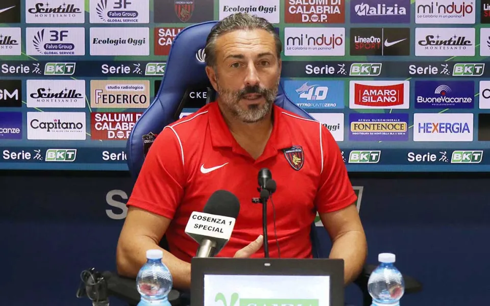CALCIO | Serie B, il Cosenza esonera mister Davide Dionigi