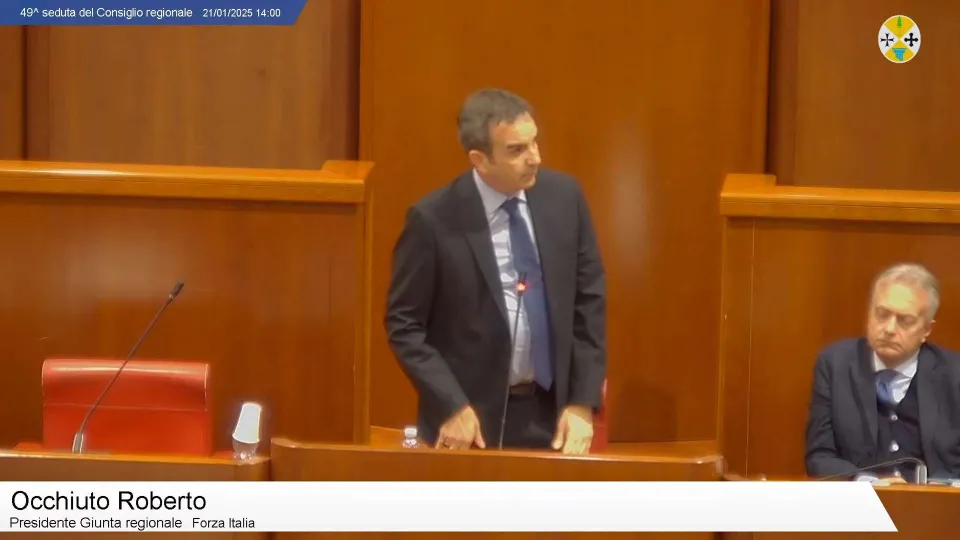 Occhiuto minaccia le dimissioni durante il Consiglio Regionale