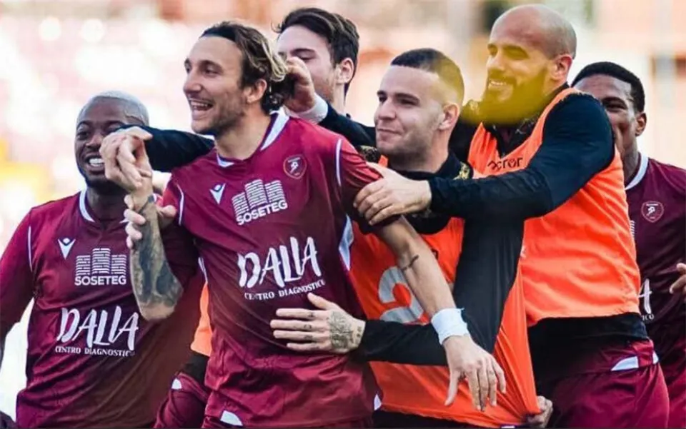 Calcio Serie B | Sorride solo la Reggina: per Cosenza e Crotone è crisi profonda