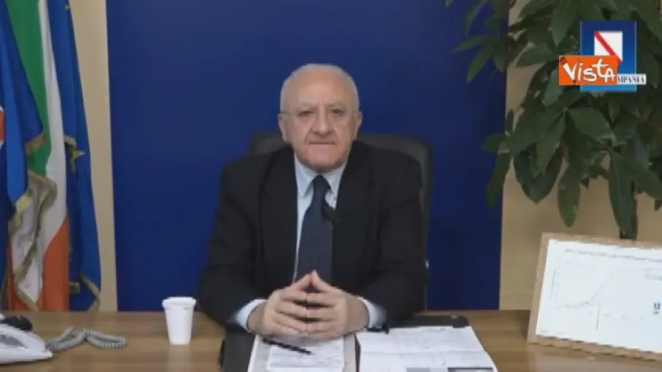 Coronavirus, De Luca: «Feste di laurea? Ci mandiamo i Carabinieri col lanciafiamme» (VIDEO)