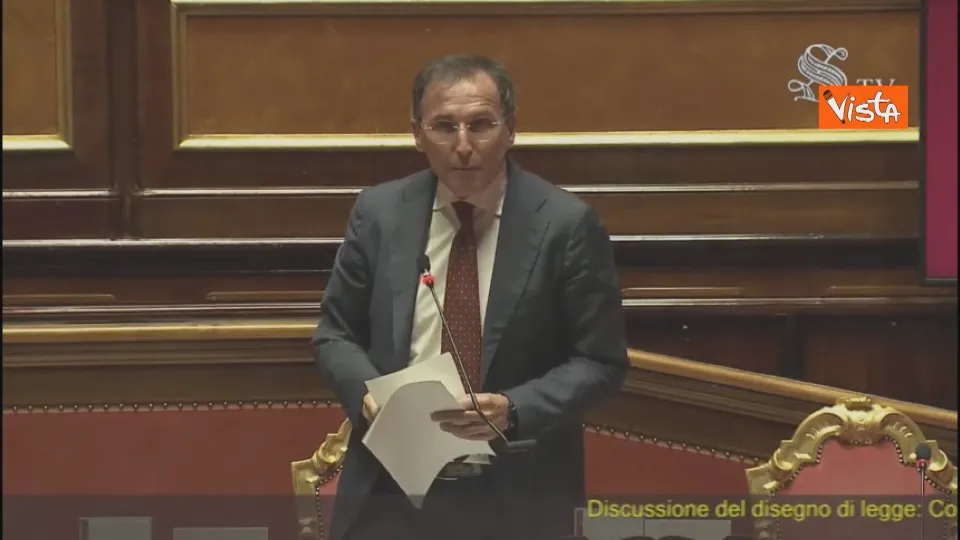 Il ministro Boccia: "Se i numeri non calano, verranno chiuse le discoteche"