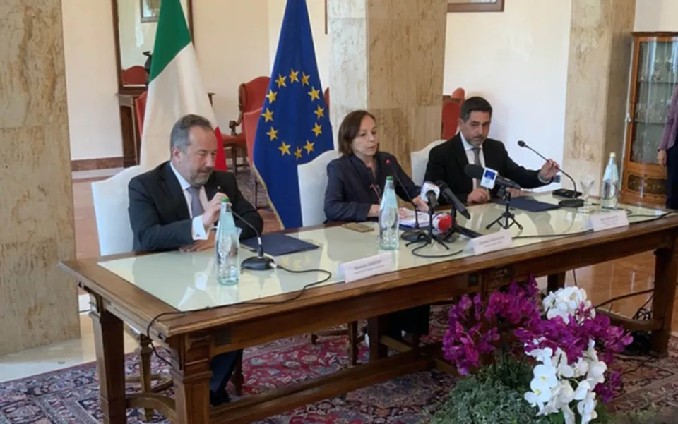 Il ministro Lamorgese a Reggio Calabria: "Un mese di proroga per i bilanci di previsione"