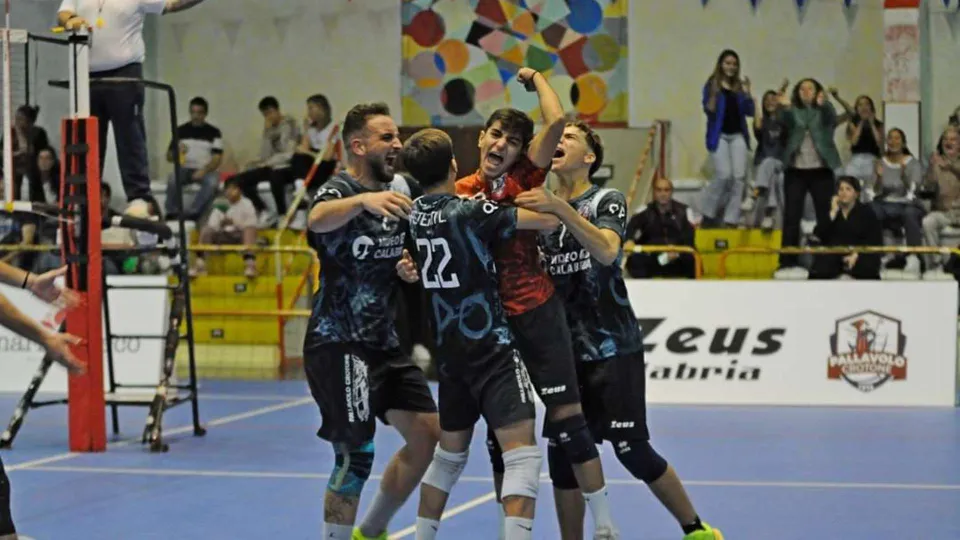 PALLAVOLO M. | La Video Calabria Crotone batte la capolista Catanzaro 3-0