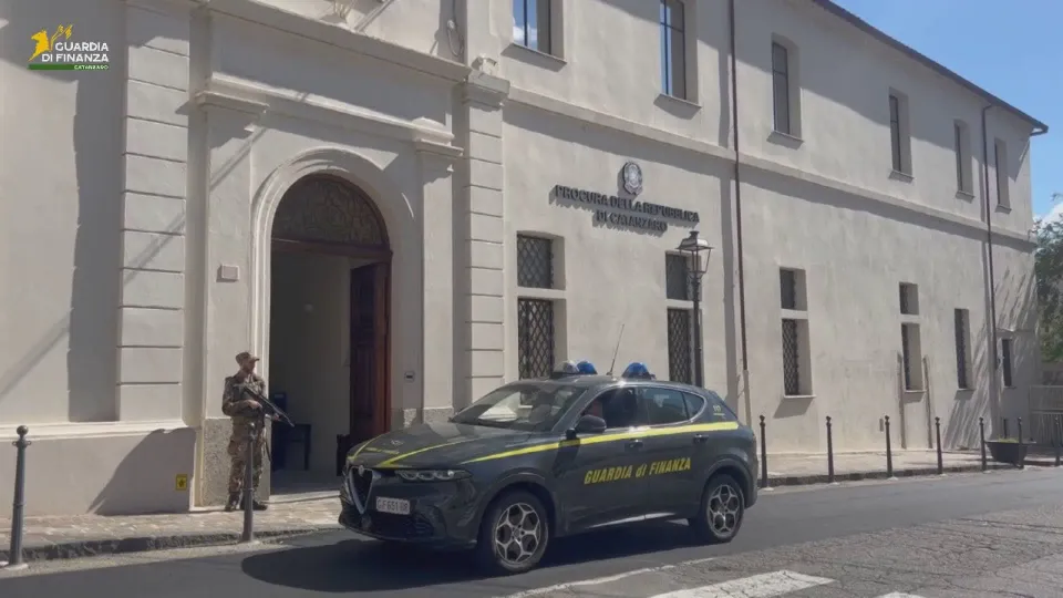 'Ndrangheta, confiscati villaggio turistico e due compagnie di navigazione
