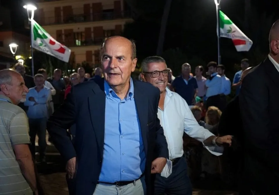 Pierluigi Bersani (Pd): "Non ci piace il mondo che vuole la destra, ma non ci piace nemmeno il mondo com’è"