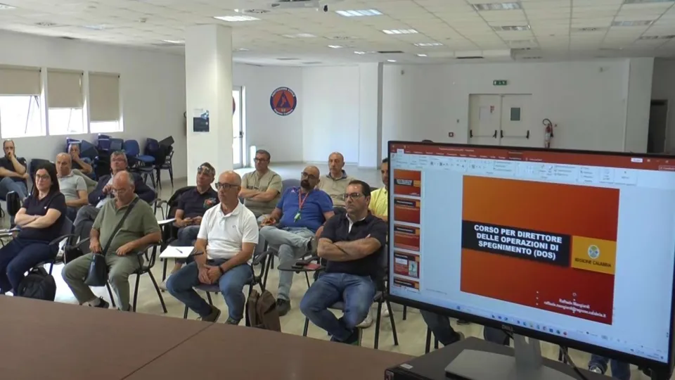 Lotta agli incendi, Calabria Verde forma 9 Dos