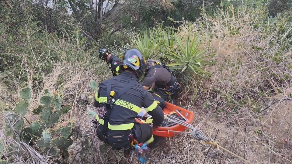 Caminia, disperso per ore: soccorso un uomo caduto in una scarpata