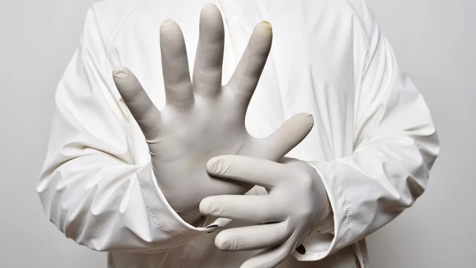 Smaltimento di guanti e mascherine: il progetto dei farmacisti catanzaresi (VIDEO)