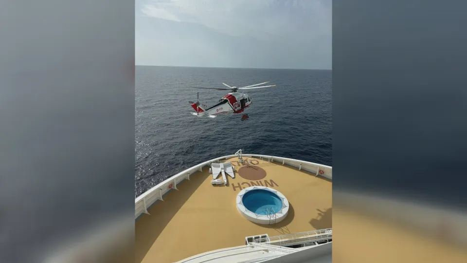 Soccorso membro dell'equipaggio della nave Msc a largo della Calabria