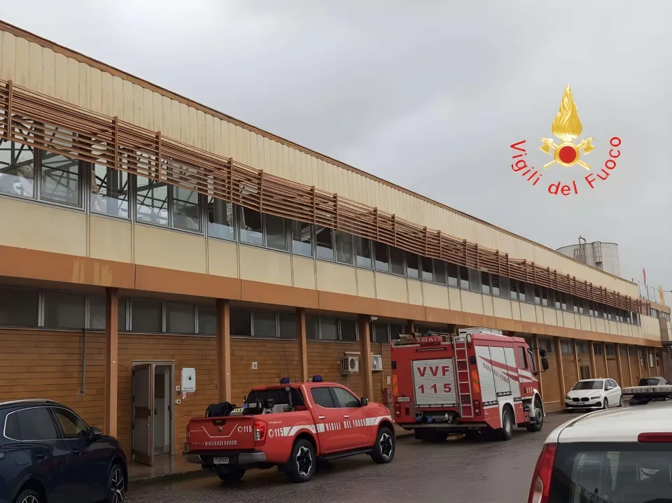 Maltempo, forti danni per il vento alla torrefazione “Guglielmo”