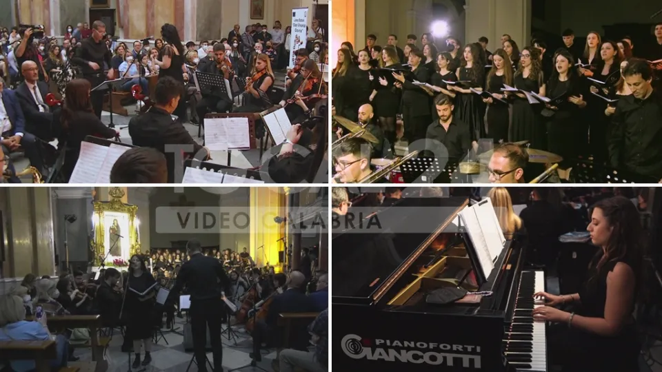 VIDEO | Musica, l'orchestra e coro "Scaramuzza" di Crotone porta in scena la "Gospel Mess" di Ray