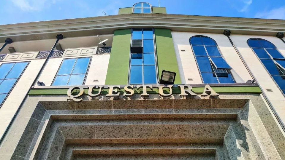 Giornalisti spiati e orari di lavoro 'alterati', sequestro ad una società editoriale