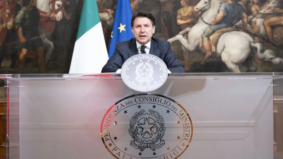 Coronavirus, nuova stretta dal Governo: multe fino a 3000 euro