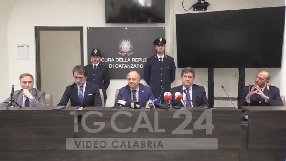 VIDEO | Migranti, Gratteri: «Ricostruito il viaggio di disperati che scappano dalla guerra»