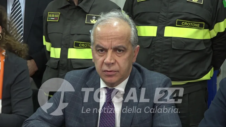 Il ministro Piantedosi a Crotone per il Comitato per l'ordine e la sicurezza