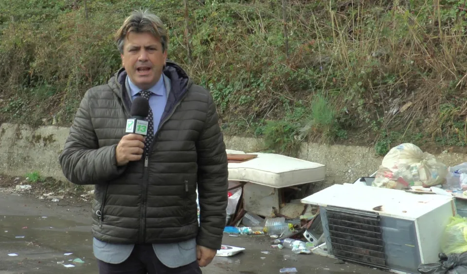 “Catanzaro e dintorni” su VideoCalabria: ancora rifiuti abbandonati per strada, sopralluogo a Gagliano