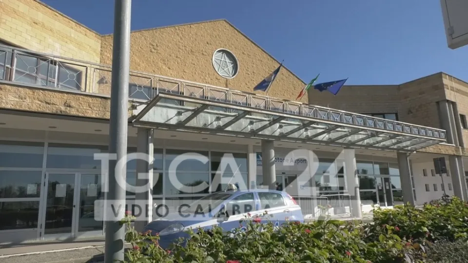 Infrastrutture, pubblicato il bando di gara per la rotta Crotone - Roma Fiumicino: ecco come si volerà