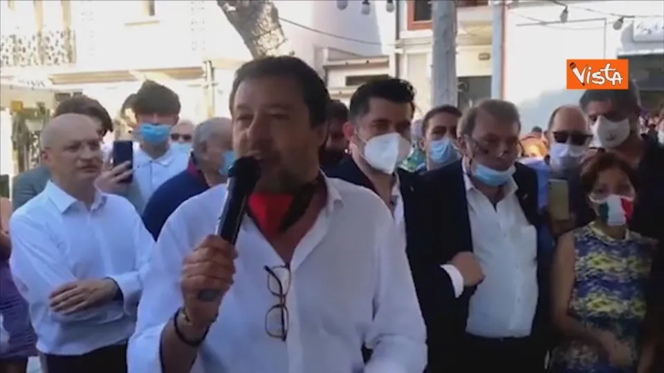 Salvini: «Lega chiede stop a cartelle Equitalia, sanatoria migranti e vitalizi» (VIDEO)