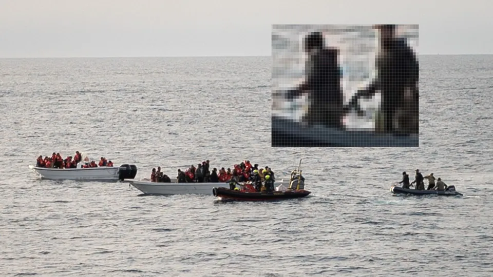 La presidente di Sos Humanity: "Costretti dai libici a lasciare persone in acqua"