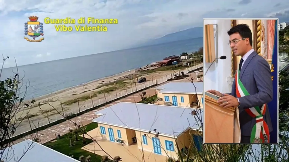 Indagato per concussione e corruzione l'ex sindaco di Pizzo Gianluca Callipo