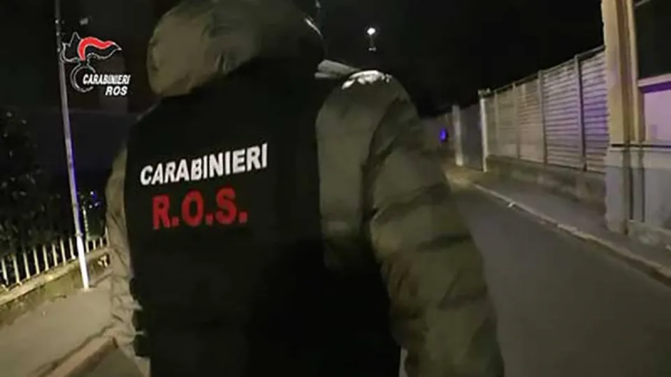 Traffico e spaccio di stupefacenti tra la Calabria e la Sardegna: sette gli arresti