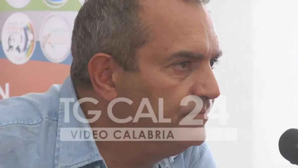 VIDEO | «La Calabria del riscatto»: De Magistris ha presentato il progetto politico per le Regionali