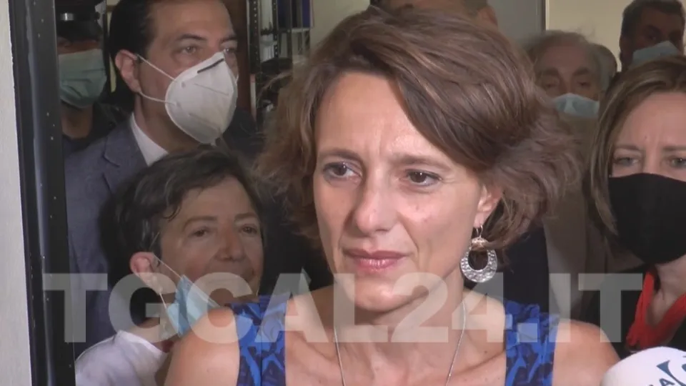 Presunte molestie al liceo di Castrolibero, la ministra Bonetti plaude al coraggio nella denuncia