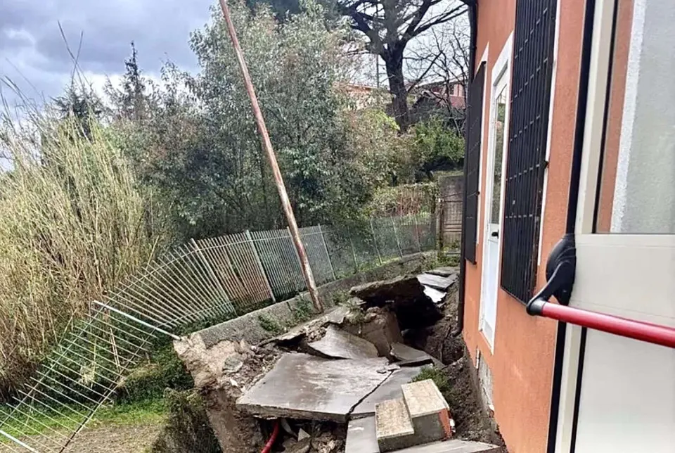 Maltempo nel Vibonese, cede l’atrio: chiusa scuola a Capistrano
