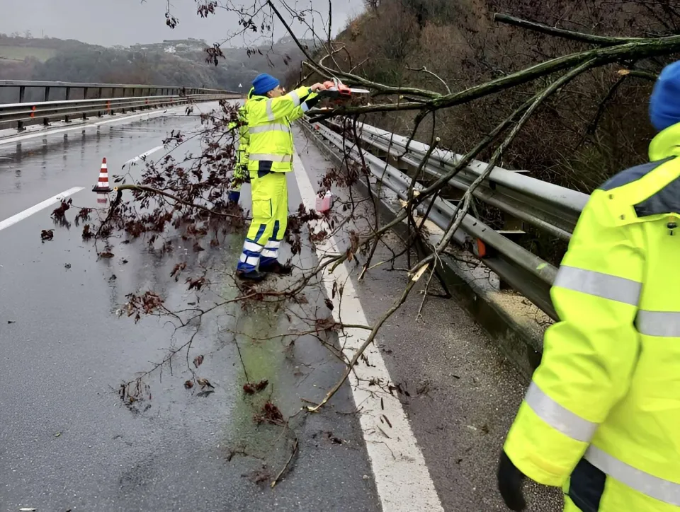 Maltempo, Anas: forti rallentamenti sulla A2 nel Cosentino