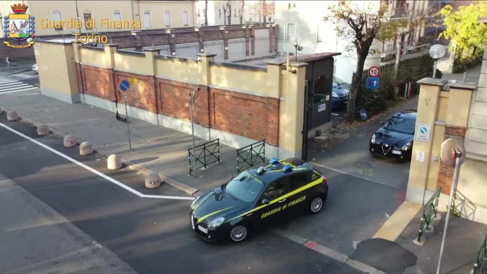 Contraffazione: sequestrati oltre 500mila pezzi di ricambio d'auto