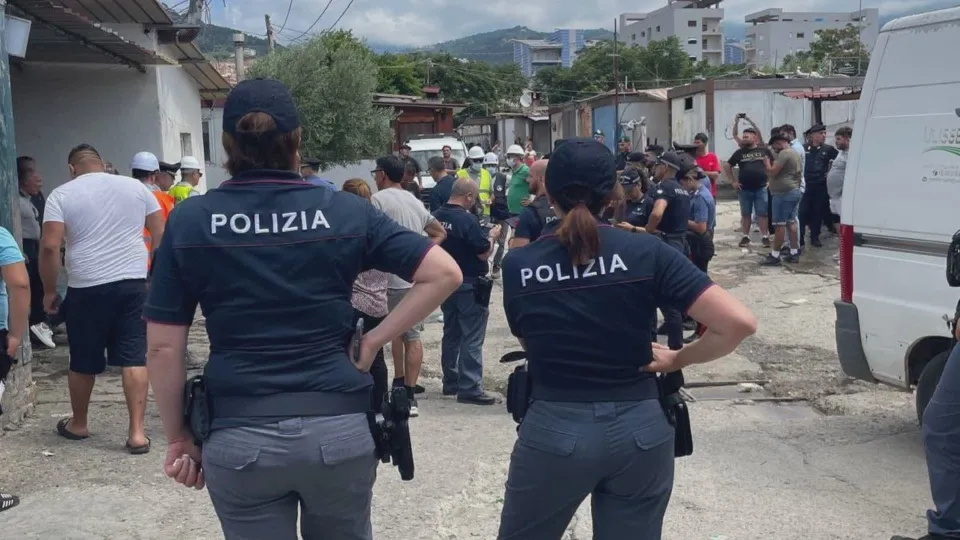 Campo rom di Scordovillo, partono le operazioni di sgombero