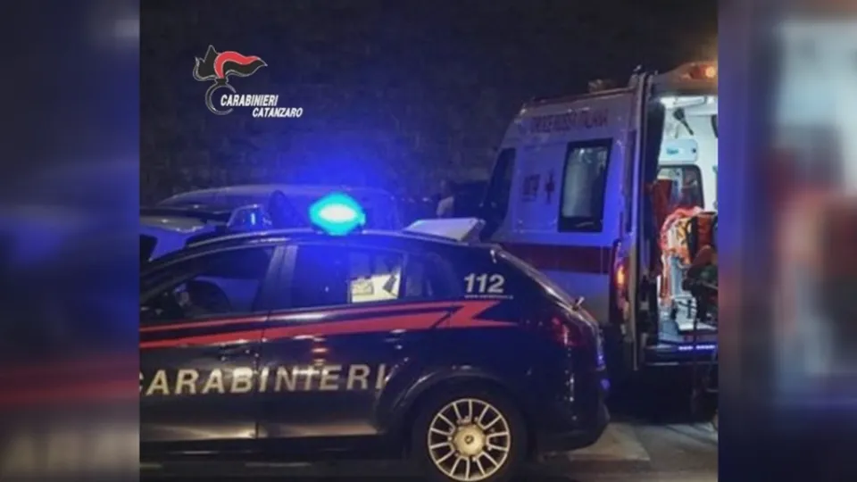 Incidente stradale sulla ss 106 nel Catanzarese: il bilancio è di un morto e tre feriti